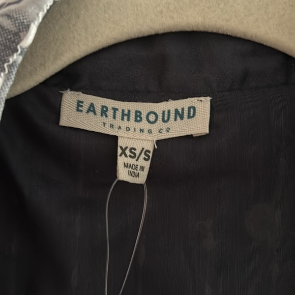 NWT Earthbound kimono. Detailed with embroidery and flowers. XS/S - Picture 4 of 5